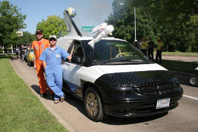 2006_ArtCar_3_Parade 018 